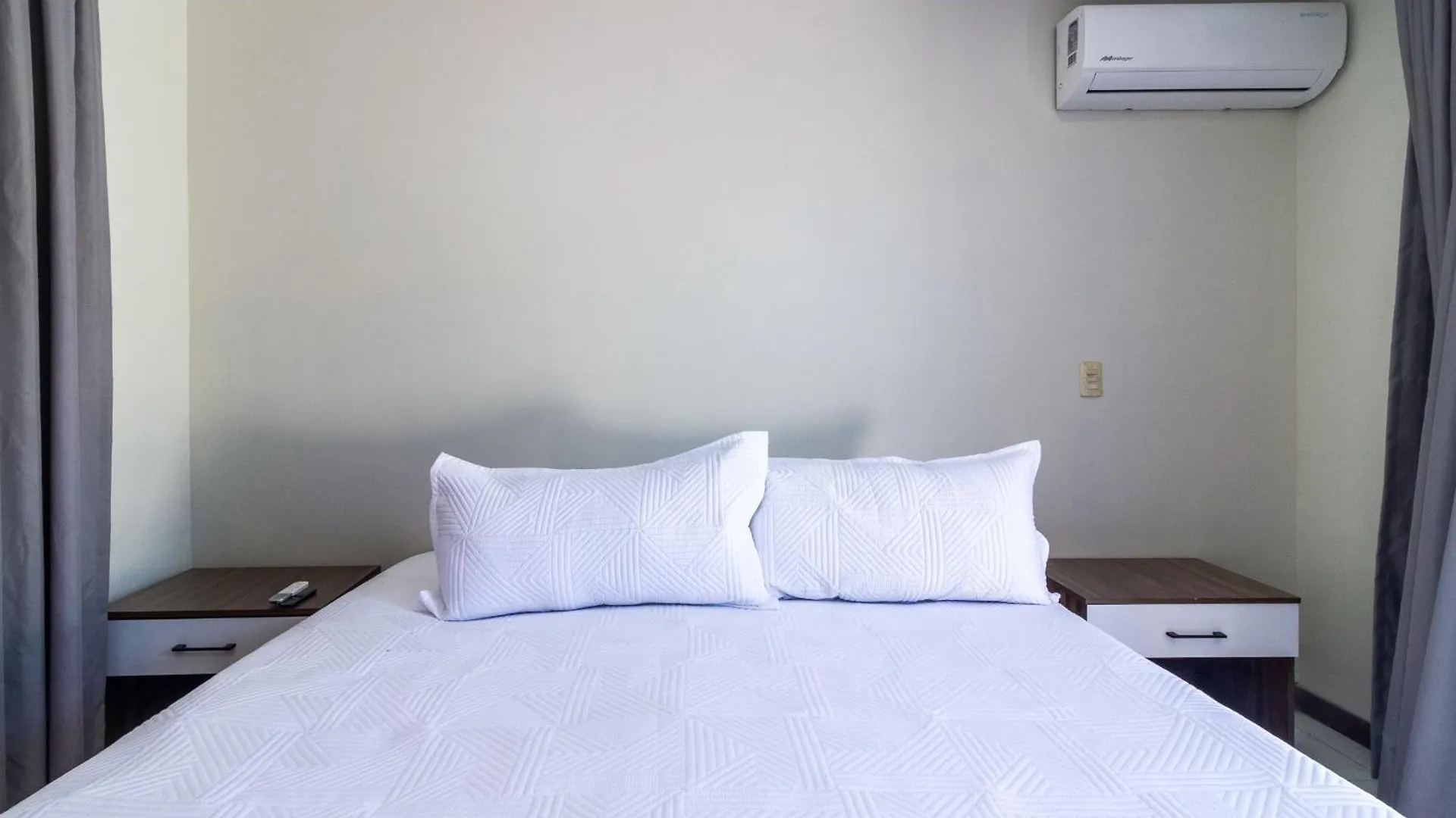 Once15 Ξενοδοχείο Γκουανταλαχάρα 0*,